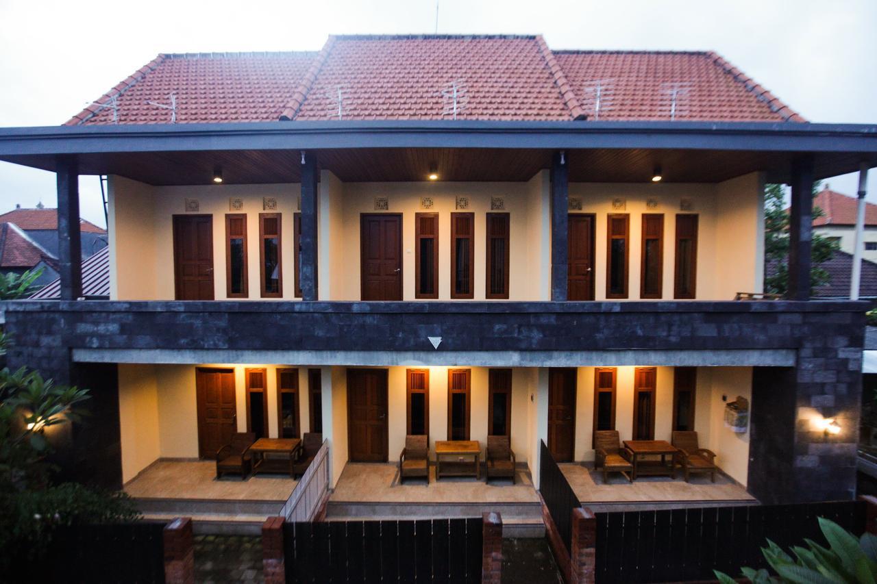 Arsuma Guest House กีอันยาร์ ภายนอก รูปภาพ